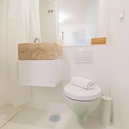 Historical Santos I Apartment Lisbon